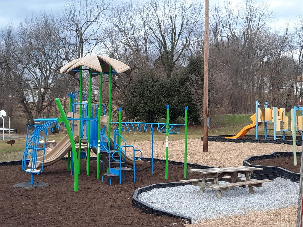 Edmund Park Playground, complete